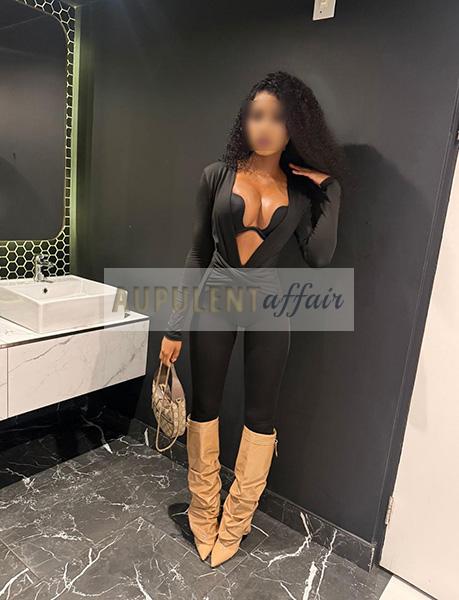 Zinzee escort companion Johannesburg travels only 2 Hours R25,000
