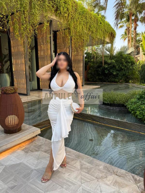 Amarosa Brown sexy curvy escort companion Cape Town/fee. 2 hours R 25,000 / DEPOSIT OF R10,000 UPFRONT fees OVERNIGHT STAY R45,000/ Deposit of R20,000 UP