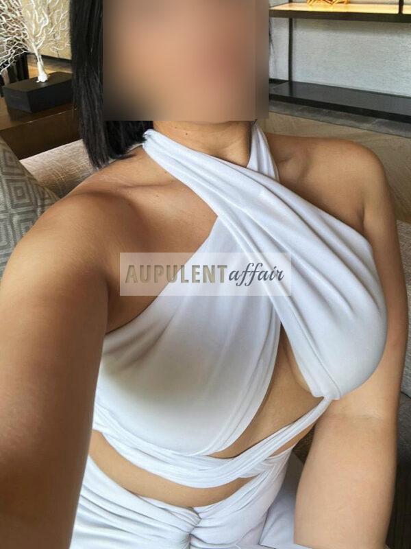 Amarosa Brown sexy curvy escort companion Cape Town/fee. 2 hours R 25,000 / DEPOSIT OF R10,000 UPFRONT fees OVERNIGHT STAY R45,000/ Deposit of R20,000 UP